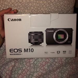 Canon eos m10